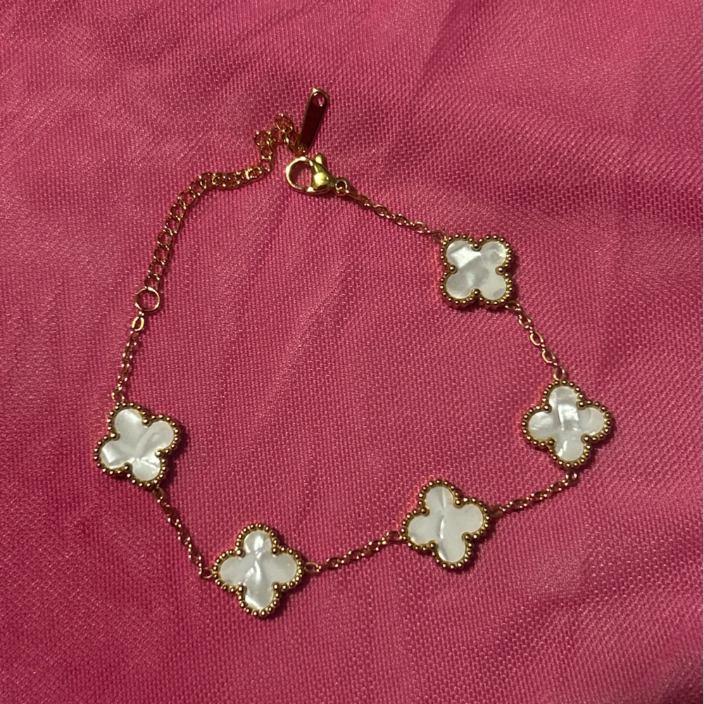 Stainless Clover Bracelet Gold Tone Mother of Pearl Look Preppy Trendy Jewelry